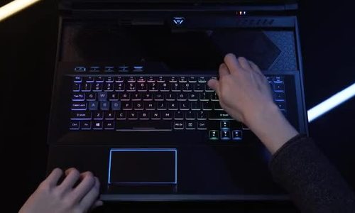 Acer ra laptop chơi game với bàn phím 'biến hình'